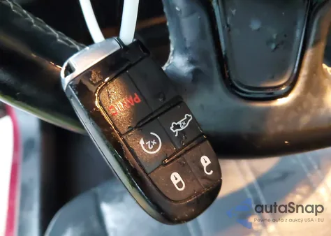 2018 Chrysler 300 S из США, поврежденный, VIN 2C3CCAGG8JH165468